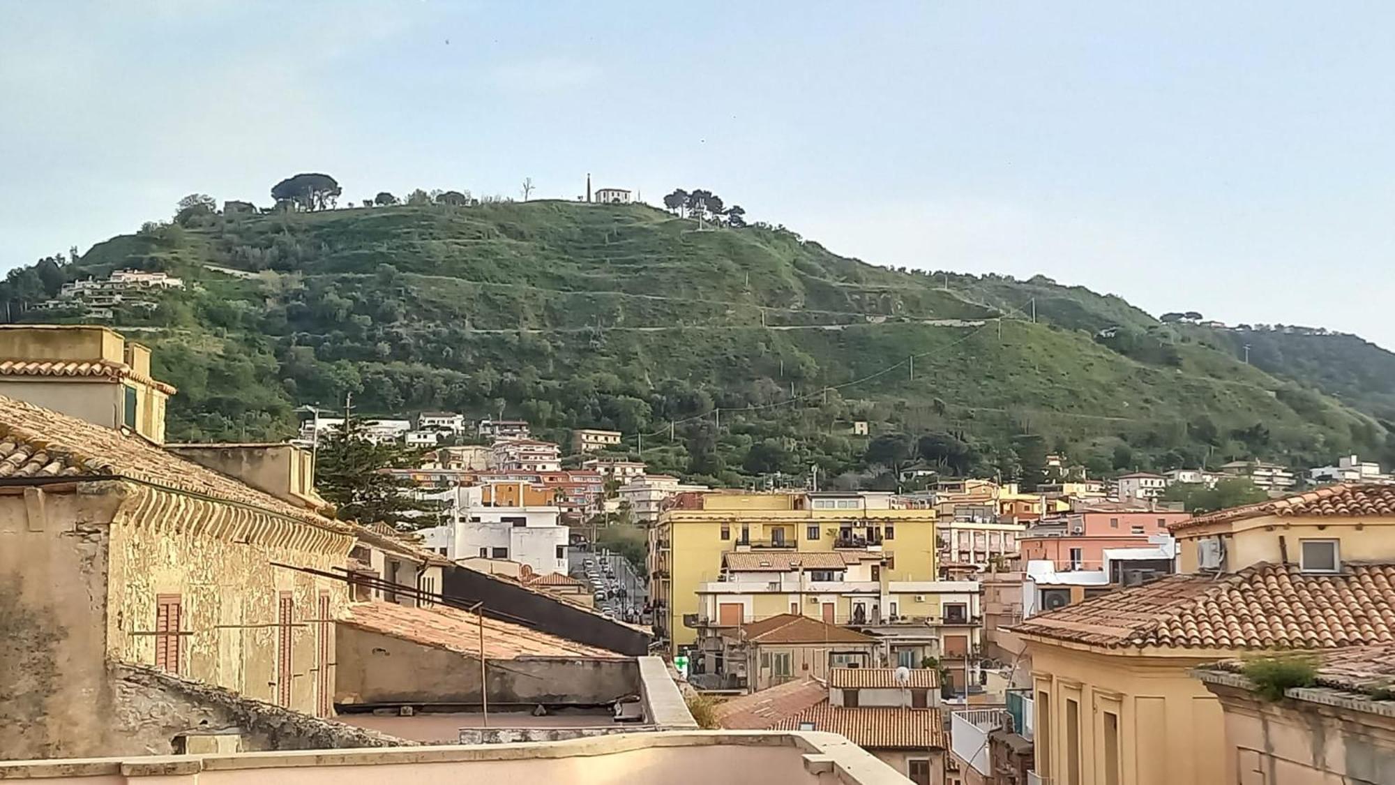 לינה וארוחת בוקר טרופאה Al Vecchio Castello מראה חיצוני תמונה