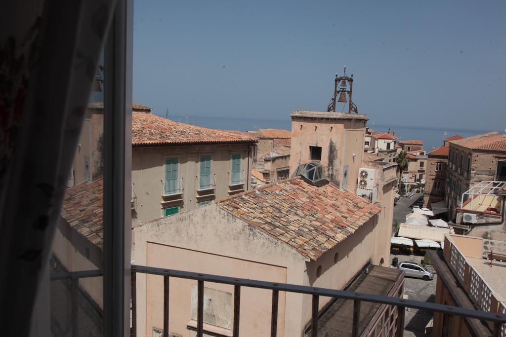 לינה וארוחת בוקר טרופאה Al Vecchio Castello מראה חיצוני תמונה